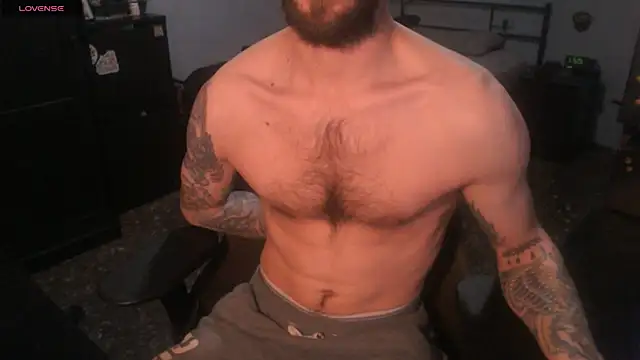 Snapshot of SexxxyLouis chatting on 11/27/25, 09:22 SexxxyLouis online show from 11/27/25, 09:22