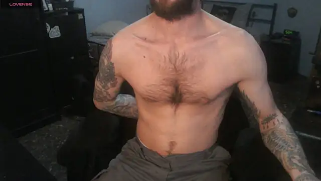 Snapshot of SexxxyLouis chatting on 12/02/25, 01:50 SexxxyLouis online show from 12/02/25, 01:50