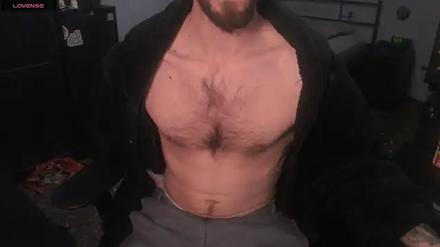 Snapshot of SexxxyLouis chatting on 12/18/25, 08:42 SexxxyLouis online show from 12/18/25, 08:42