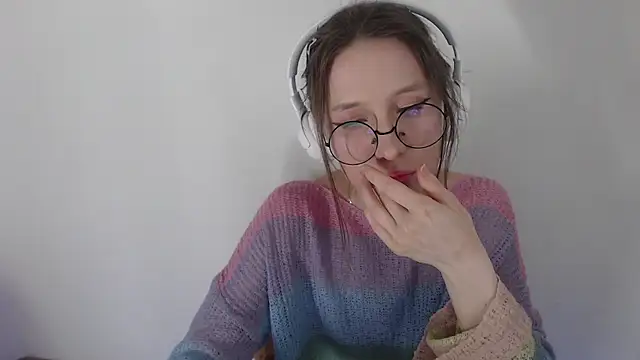  Hanna Moon  online show from 04/23/26, 05:48