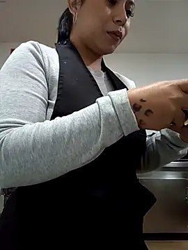 little susie online show from 12/23/25, 10:13