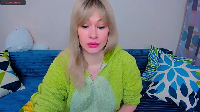 EllenMoore online show from 03/28/26, 03:06