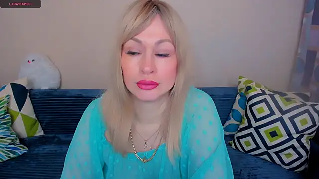 EllenMoore online show from 05/02/26, 03:11