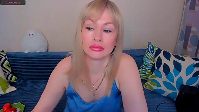 EllenMoore online show from 05/20/26, 03:13