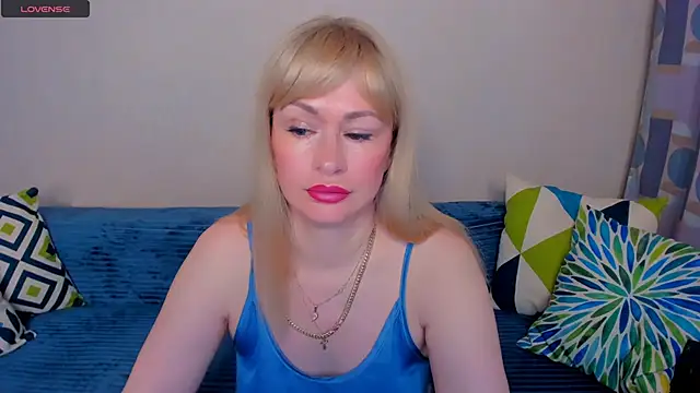 EllenMoore online show from 06/22/26, 03:19