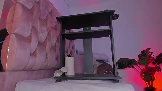 Secret chells online show from 03/05/26, 04:58