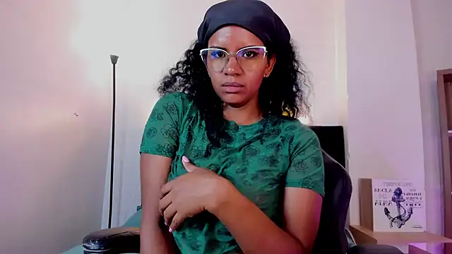 Ellie Alves online show from 01/21/25, 05:09