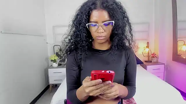 Ellie Alves online show from 02/07/25, 02:15