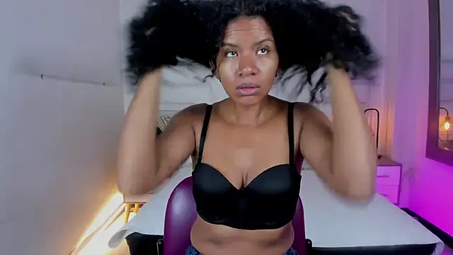 Ellie Alves online show from 02/11/25, 12:27