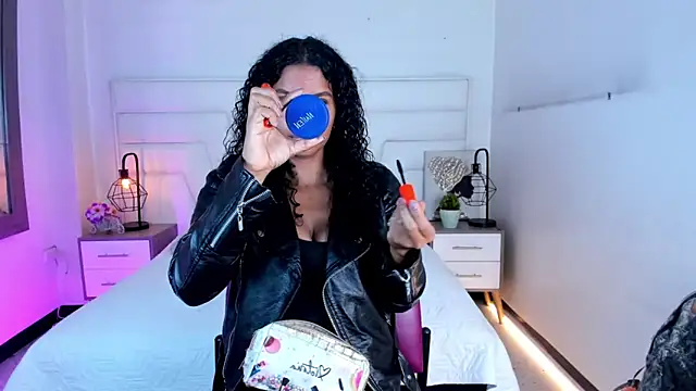 Ellie Alves online show from 02/17/25, 12:59