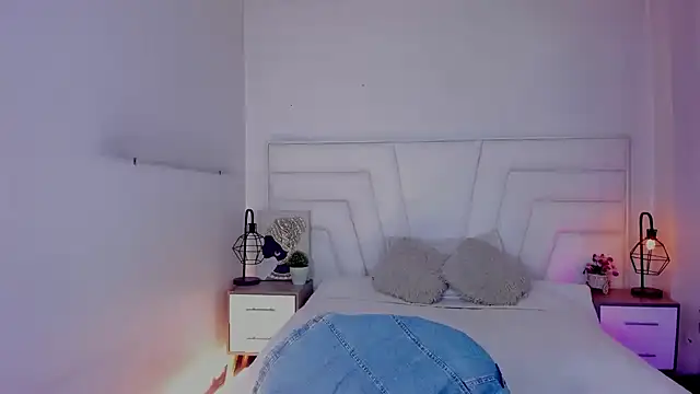 Ellie Alves online show from 02/28/25, 01:03