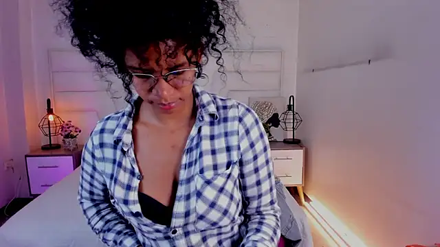 Ellie Alves online show from 03/07/25, 12:34