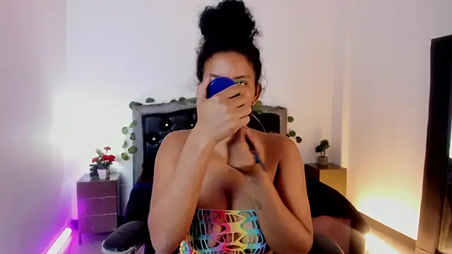 Ellie Alves online show from 03/11/25, 01:23