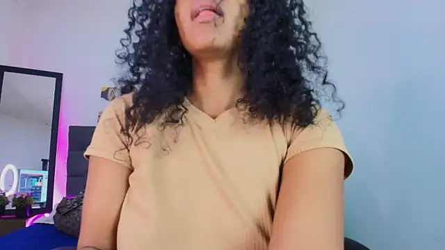 Ellie Alves online show from 09/09/25, 12:48