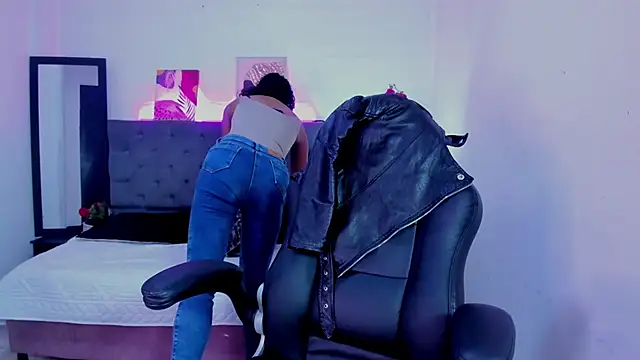 Ellie Alves online show from 12/14/25, 01:27