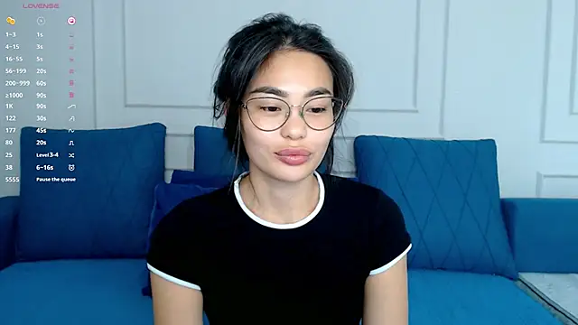 Snapshot of kwana_colada chatting on 10/14/25, 09:43 kwana colada online show from 10/14/25, 09:43