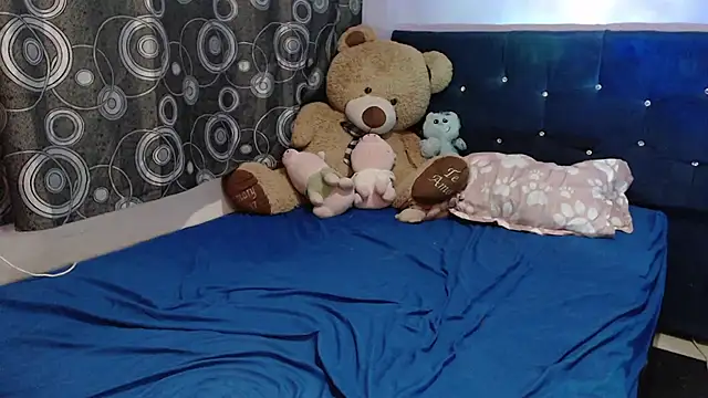 ANGELIQUE KLANE online show from 02/11/26, 05:01