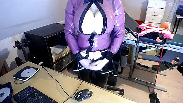 Snapshot of Kinkidani86 chatting on 11/01/25, 04:53 Kinkidani86 online show from 11/01/25, 04:53