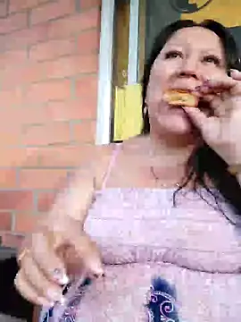 Snapshot of Brenda_Berck_ chatting on 02/11/25, 10:07 Brenda Berck online show from 02/11/25, 10:07