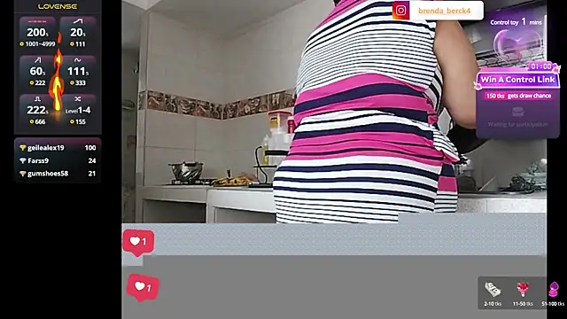 Snapshot of Brenda_Berck_ chatting on 03/03/25, 06:01 Brenda Berck online show from 03/03/25, 06:01