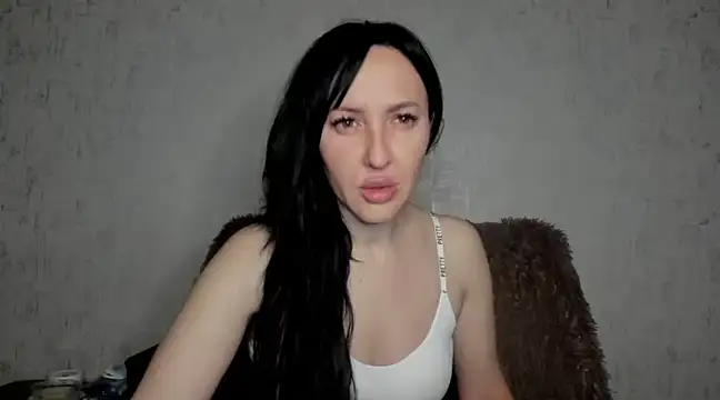 MissGulia online show from 03/06/25, 02:41