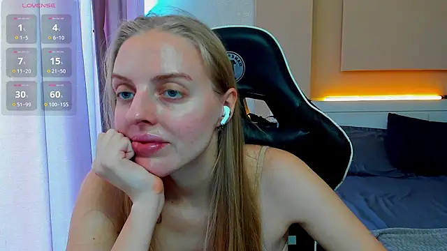 Snapshot of Jam_cream chatting on 10/14/25, 08:37 Jam cream online show from 10/14/25, 08:37