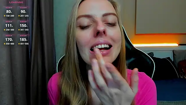 Snapshot of Jam_cream chatting on 10/24/25, 05:42 Jam cream online show from 10/24/25, 05:42