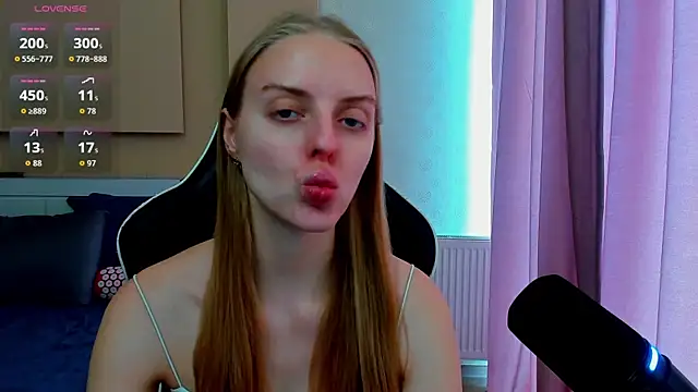 Snapshot of Jam_cream chatting on 11/13/25, 08:13 Jam cream online show from 11/13/25, 08:13