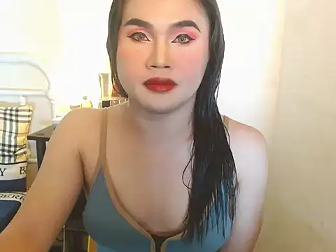 Snapshot of JustineBIGCUM chatting on 12/04/25, 07:17 JustineBIGCUM online show from 12/04/25, 07:17