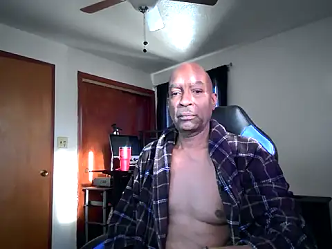 Snapshot of longdick4you8686 chatting on 02/25/25, 01:28 longdick4you8686 online show from 02/25/25, 01:28