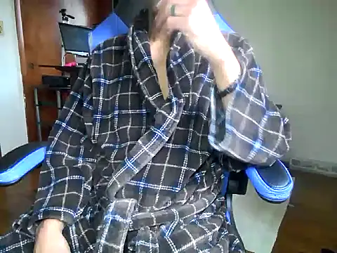 Snapshot of longdick4you8686 chatting on 02/26/25, 08:11 longdick4you8686 online show from 02/26/25, 08:11