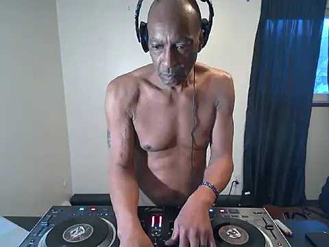 Snapshot of longdick4you8686 chatting on 03/16/25, 10:53 longdick4you8686 online show from 03/16/25, 10:53