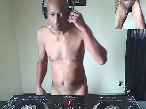 longdick4you8686 online show from 06/11/26, 02:59