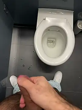 Snapshot of mrcumshotboy chatting on 02/22/25, 10:42 mrcumshotboy online show from 02/22/25, 10:42