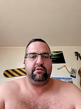 Snapshot of GerTom84 chatting on 06/04/26, 01:39 GerTom84 online show from 06/04/26, 01:39