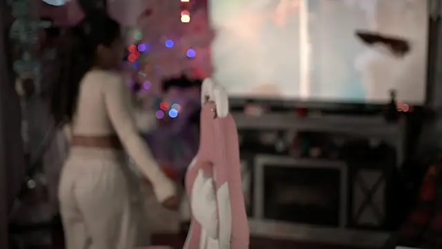 Nikki Torres online show from 09/18/25, 01:18