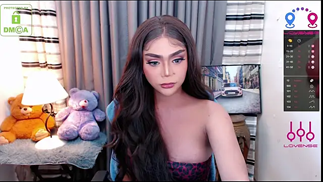 Snapshot of Fantacyoflove chatting on 10/15/25, 12:00 Fantacyoflove online show from 10/15/25, 12:00