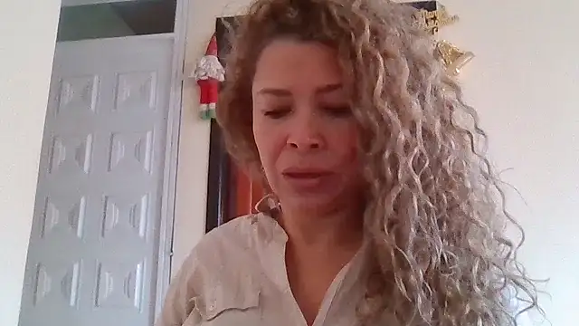 Snapshot of dalilasquirt1 chatting on 12/26/24, 03:20 dalilasquirt1 online show from 12/26/24, 03:20