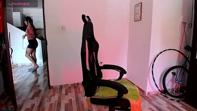 adrena 10 online show from 04/14/26, 03:51