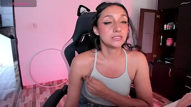 adrena 10 online show from 04/15/26, 09:37