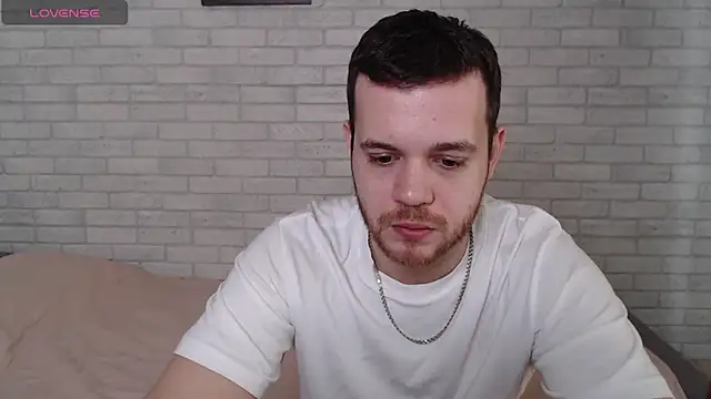 Snapshot of Alexxx_horny chatting on 04/22/26, 07:00 Alexxx horny online show from 04/22/26, 07:00