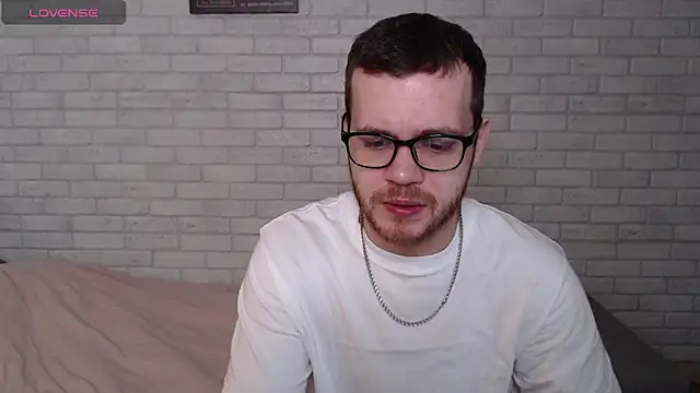Snapshot of Alexxx_horny chatting on 04/26/26, 08:12 Alexxx horny online show from 04/26/26, 08:12