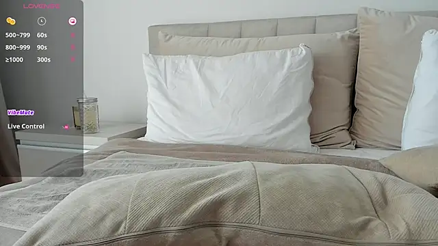 Snapshot of VickyStonee chatting on 11/20/25, 10:37 VickyStonee online show from 11/20/25, 10:37