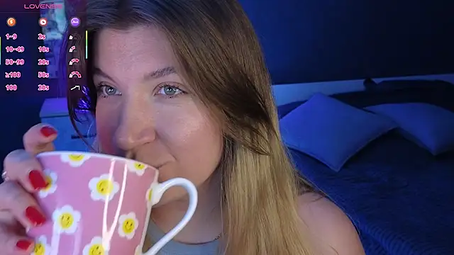 Snapshot of Fairy__Sofia chatting on 03/11/25, 11:23 Fairy Sofia online show from 03/11/25, 11:23