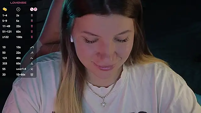 Snapshot of Fairy__Sofia chatting on 09/10/25, 08:14 Fairy Sofia online show from 09/10/25, 08:14