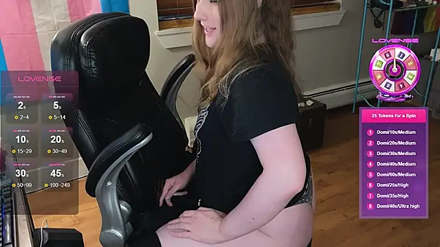 Snapshot of luluvaladon chatting on 11/12/25, 06:36 luluvaladon online show from 11/12/25, 06:36