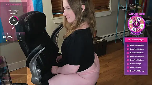 Snapshot of luluvaladon chatting on 11/13/25, 05:28 luluvaladon online show from 11/13/25, 05:28