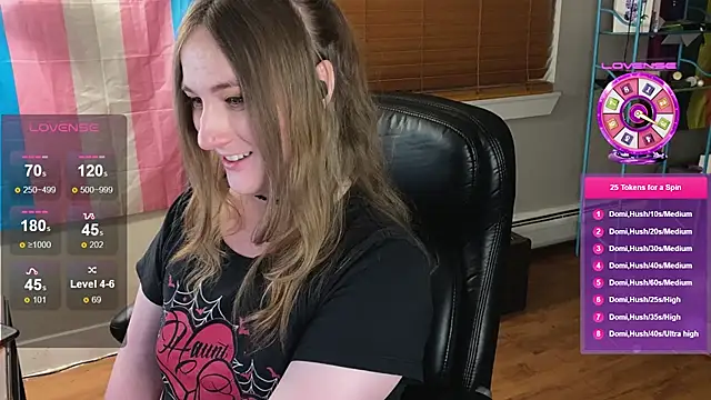 Snapshot of luluvaladon chatting on 11/23/25, 05:18 luluvaladon online show from 11/23/25, 05:18