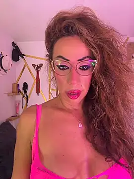 Snapshot of YOURSDEBORA chatting on 07/14/26, 02:05 YOURSDEBORA online show from 07/14/26, 02:05