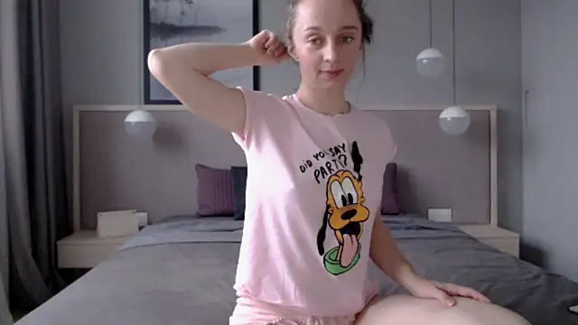 ShySchoolGirl online show from 10/28/25, 01:36